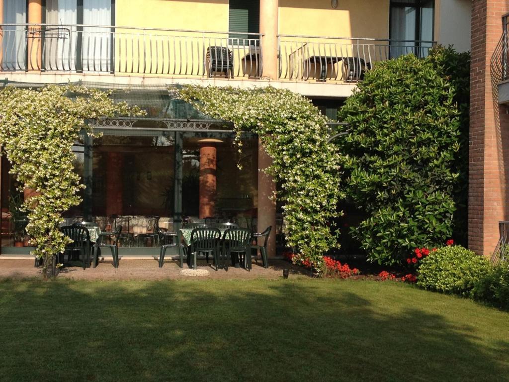 Nettuno Residence Hotel Peschiera del Garda Extérieur photo